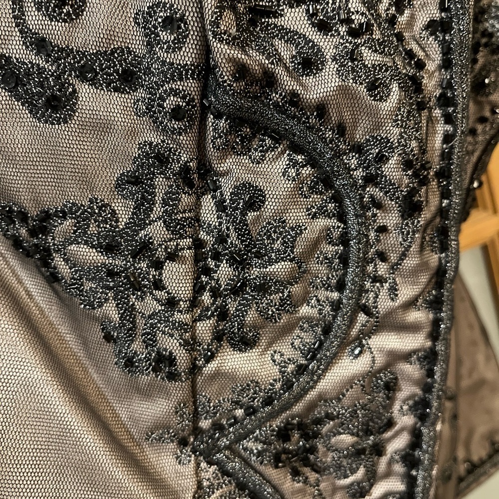 Spotlight by Warehouse, UK Size 14 (US Size 10), blush/black. - Picture 3 of 9